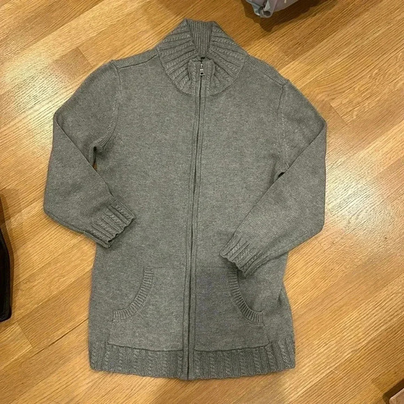 Banana Republic gray zip up sweater - Picture 1 of 4